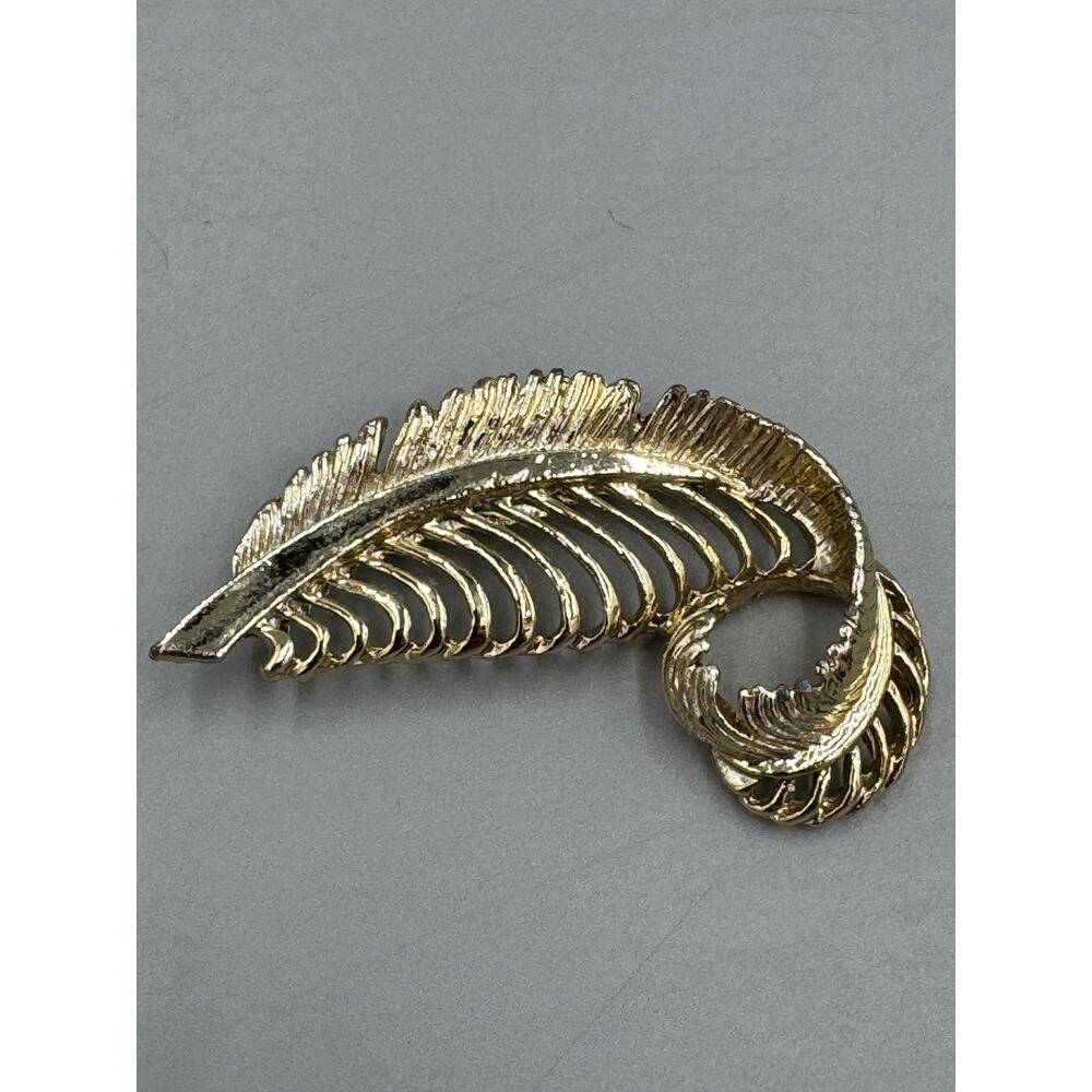 Vintage Gerry's Curled Leaf Feather Gold Colored Brooch